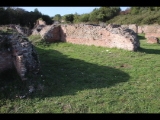 05107 ostia - regio i - insula xix - horrea dei mensores (i,xix,4) - ostseite - 8. raum von sueden - nordwand - 01-2024.jpg